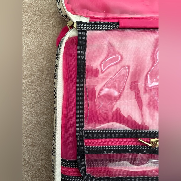 KESTREL Beauty & Toiletry Bag - Picture 4 of 6